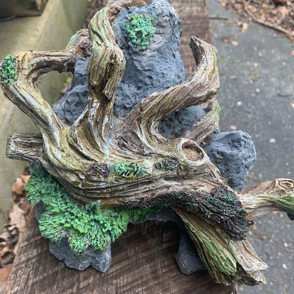 Aquarium habitat decor